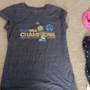 Women’s XL Adidas Golden State 2017 Champions Shirt